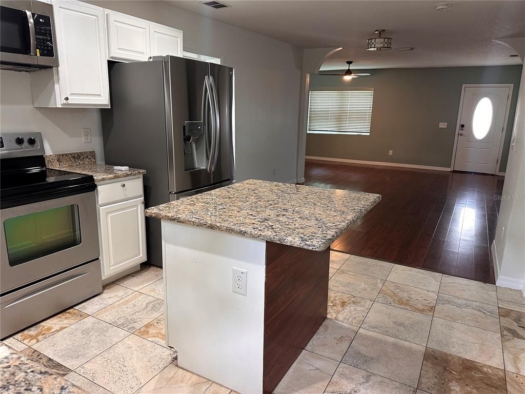 809 W Hiawatha Street - Photo 4