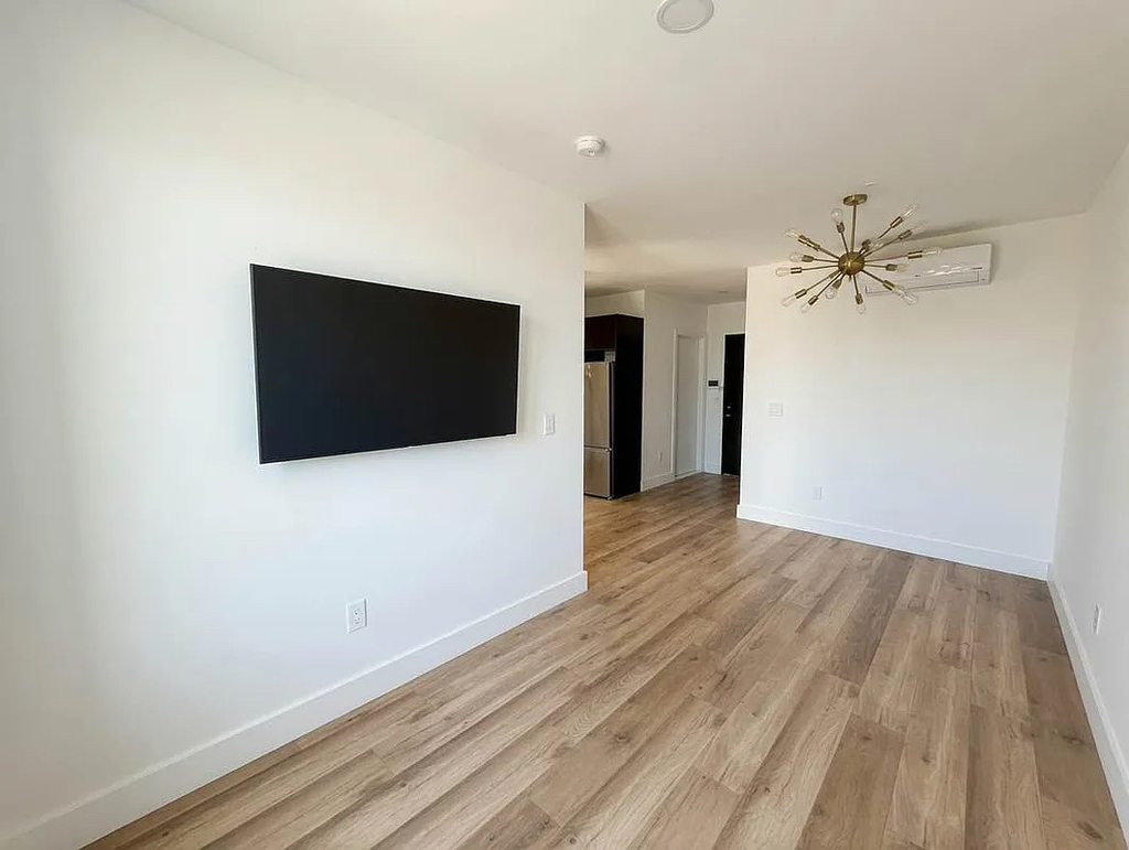 16 Howard Avenue - Photo 9
