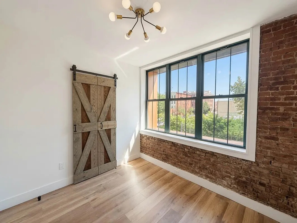 16 Howard Avenue - Photo 11