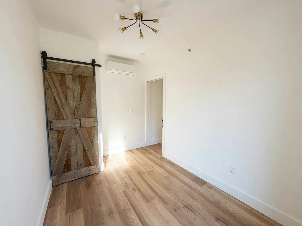 16 Howard Avenue - Photo 4