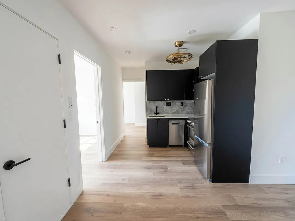 16 Howard Avenue - Photo 8