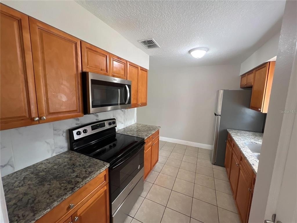 152 Julie Lane - Photo 1