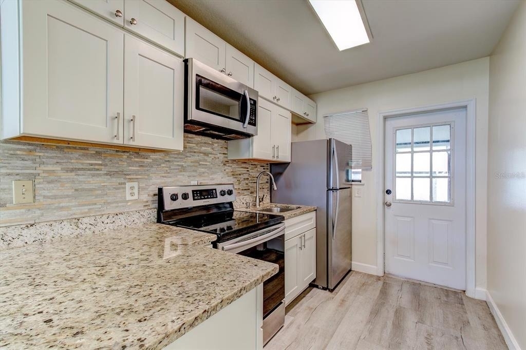 232 Northshore Drive - Photo 3
