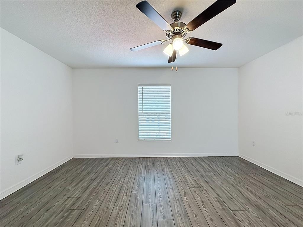 1407 Hillsborough Way - Photo 4