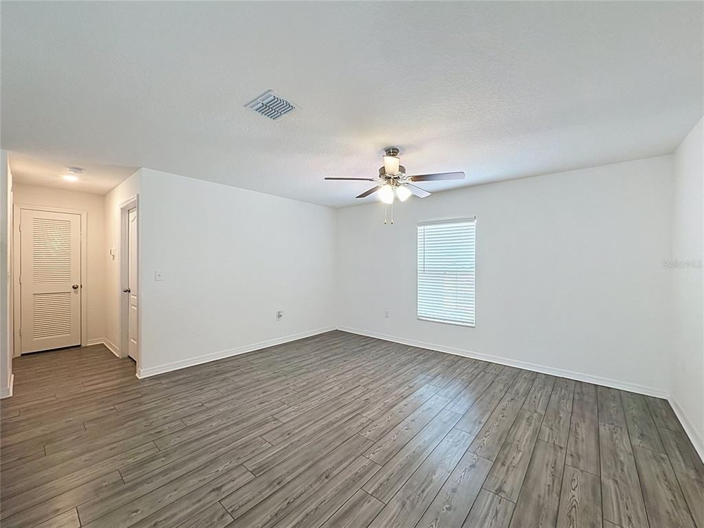 1407 Hillsborough Way - Photo 3