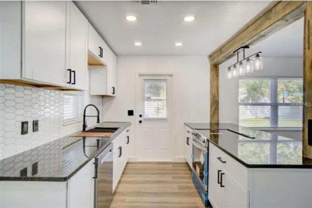 5205 Chenault Avenue - Photo 7