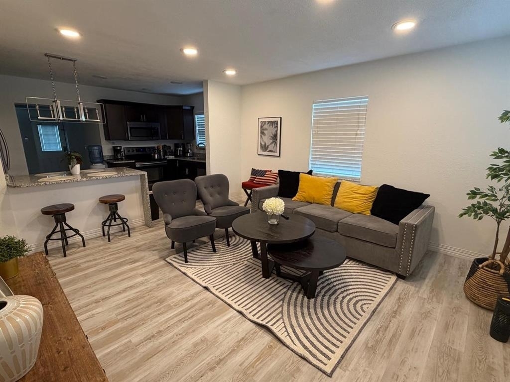 4714 W Lawn Avenue - Photo 3