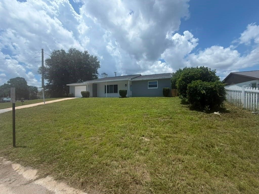 1822 Banyan Tree Drive - Photo 2