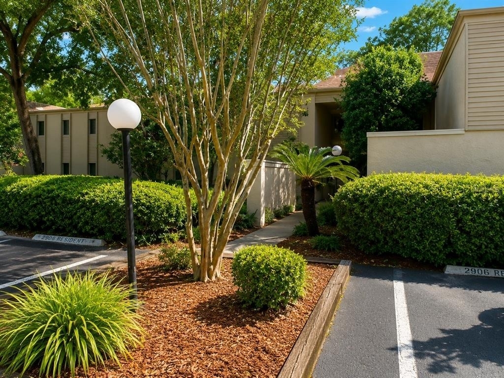 3236 S Semoran Boulevard - Photo 2