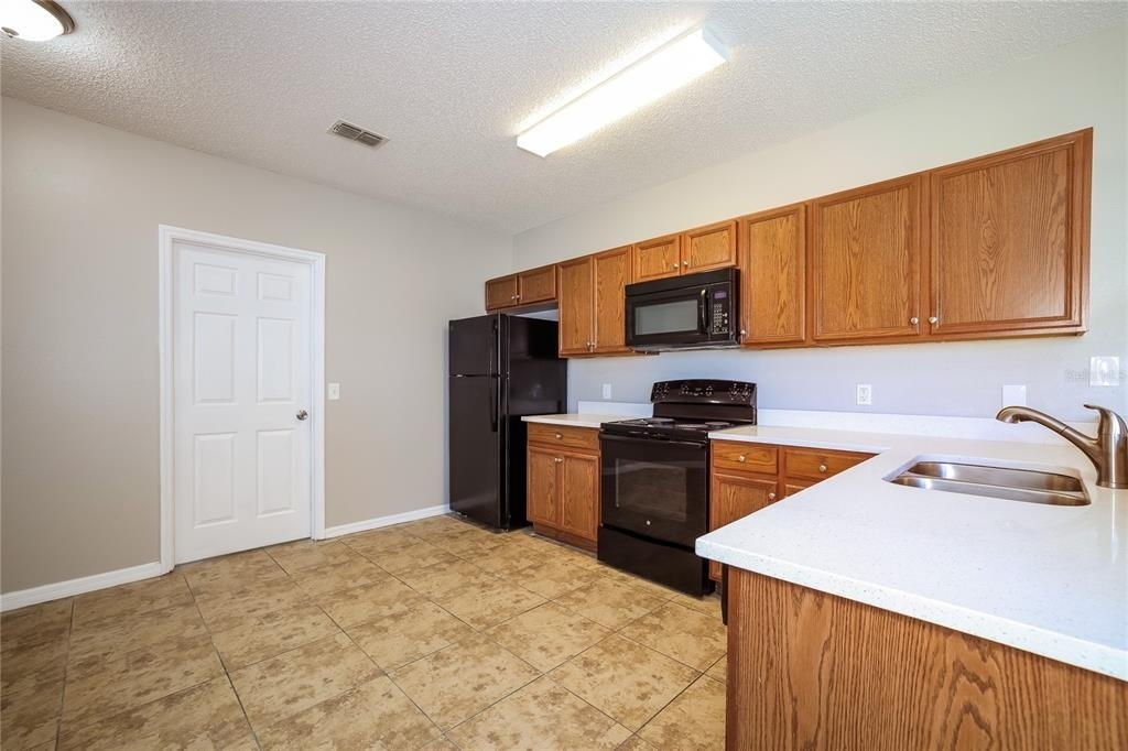 446 Spike Court - Photo 4