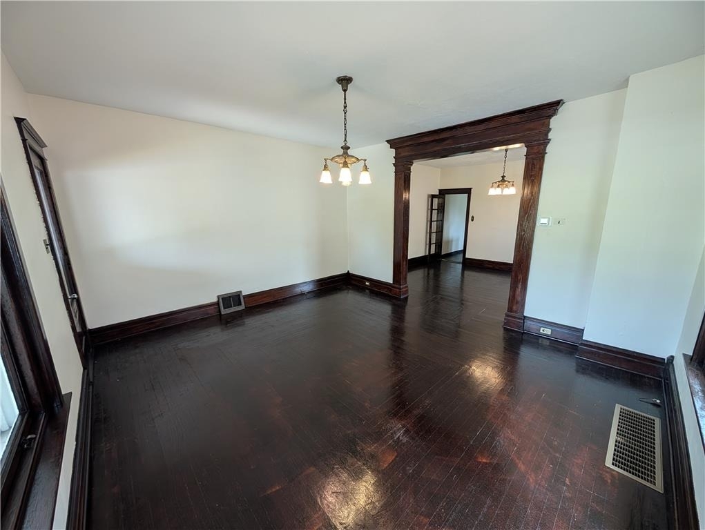 2132 Lincoln Avenue - Photo 3