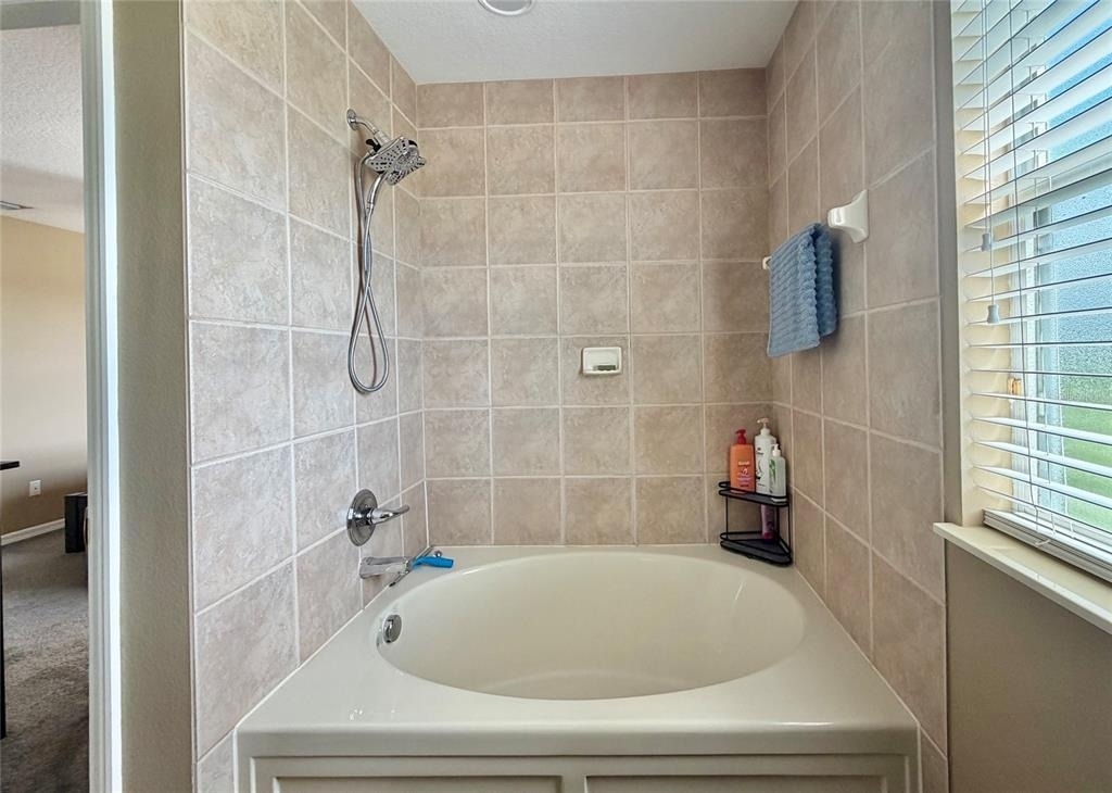 1720 Retreat View Circle - Photo 16