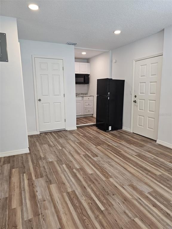 1216 Dickens Avenue - Photo 3