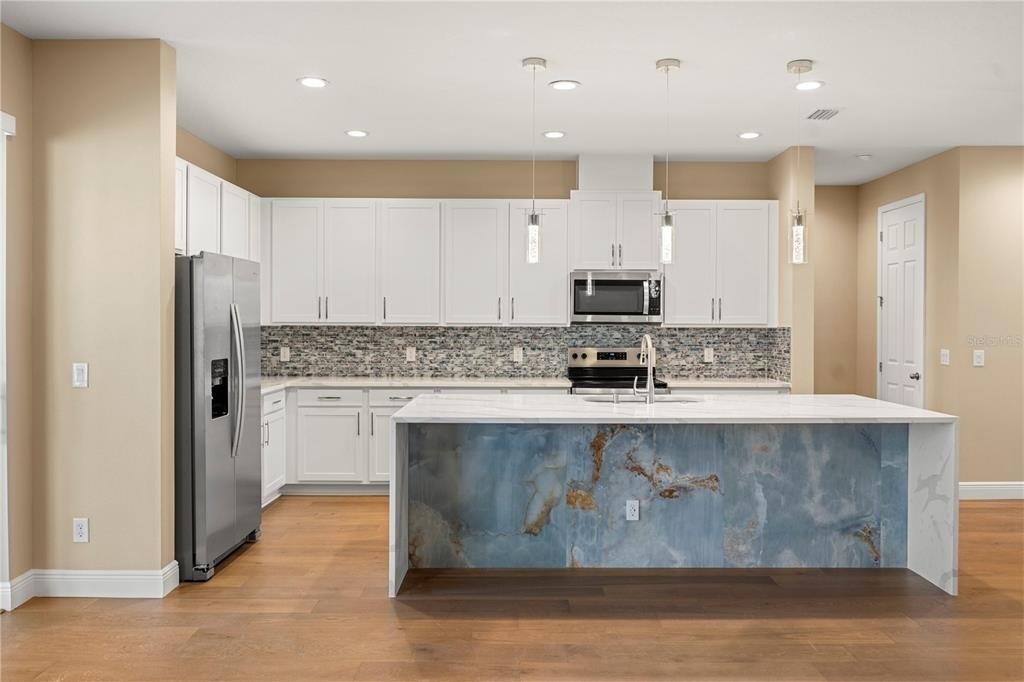 2049 Heart Lake Drive - Photo 3