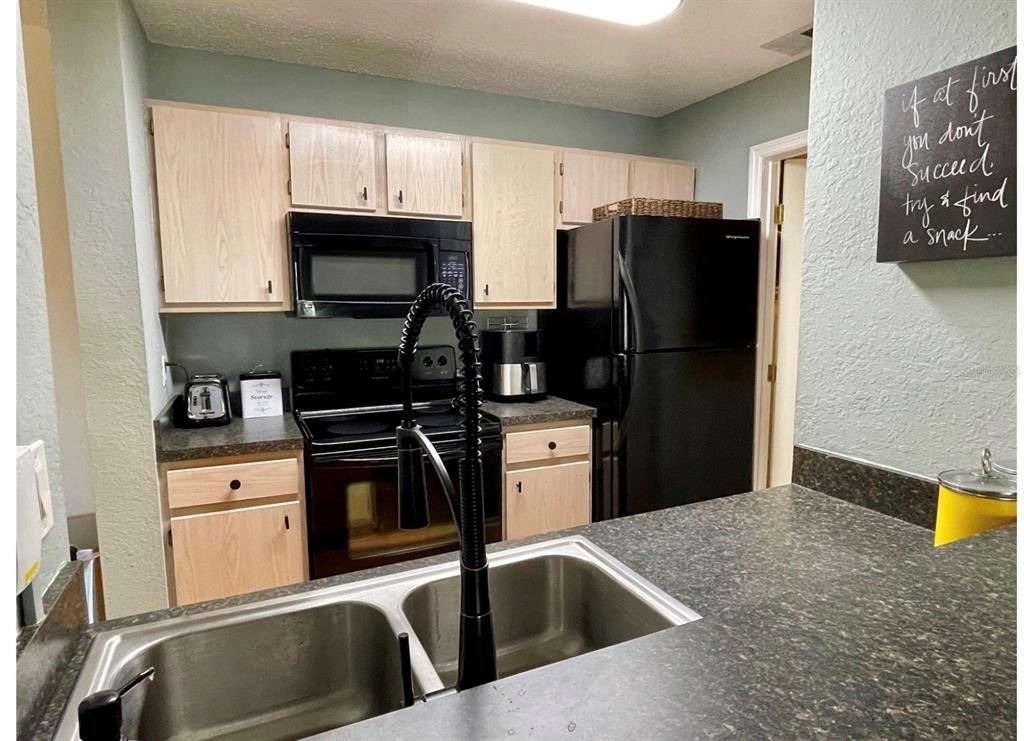 3705 Sw 27th Street - Photo 2