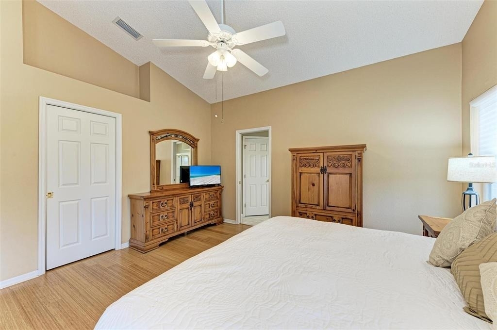 4936 Linsey Court - Photo 18