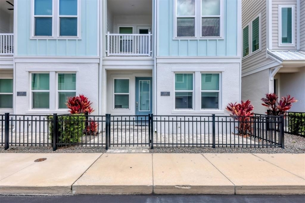 2329 Lindstrom Street - Photo 35