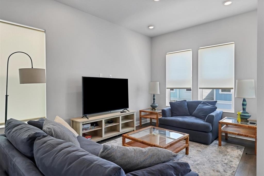 2329 Lindstrom Street - Photo 2