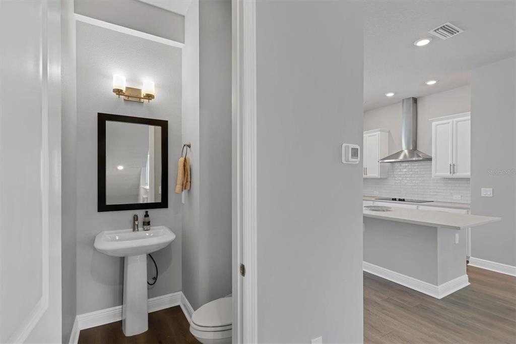 2329 Lindstrom Street - Photo 7