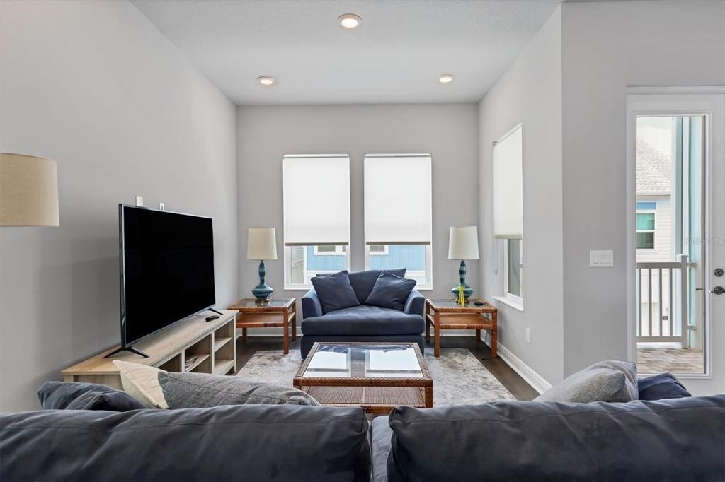 2329 Lindstrom Street - Photo 3