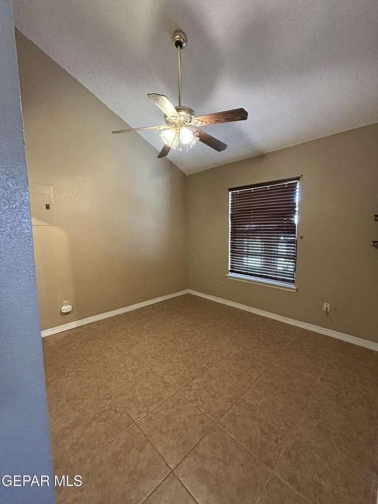 8482 Paddlefoot Lane - Photo 13