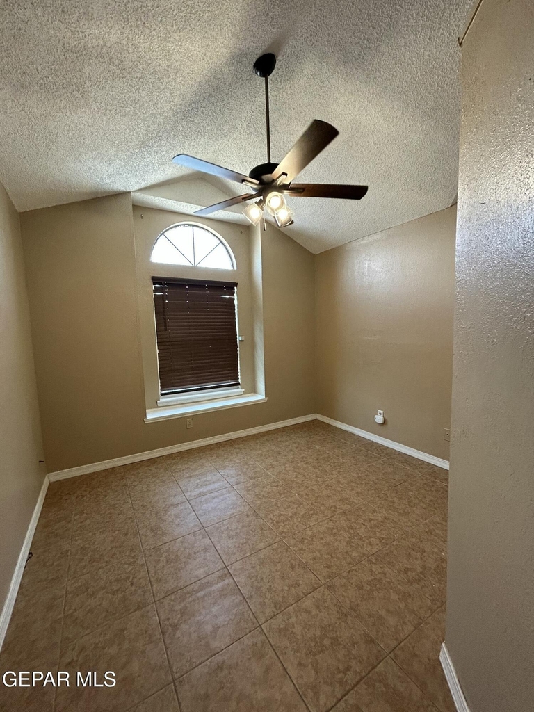 8482 Paddlefoot Lane - Photo 11