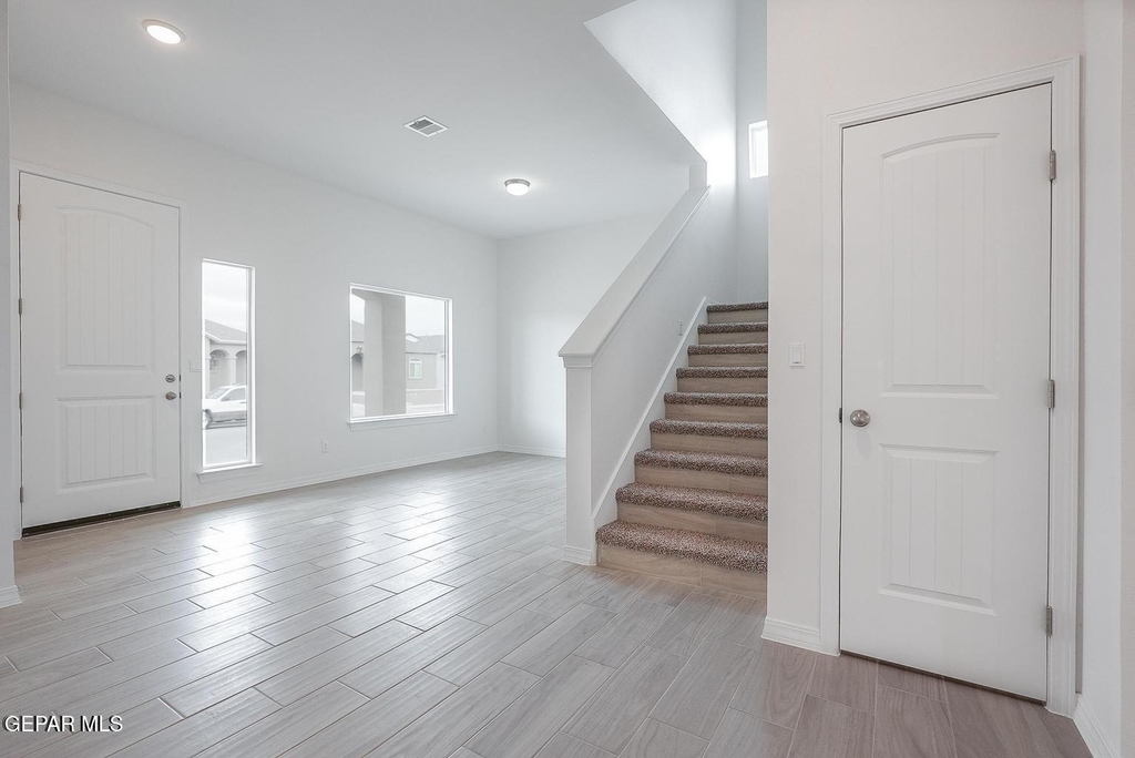 14313 Steve Joyce Parkway - Photo 4