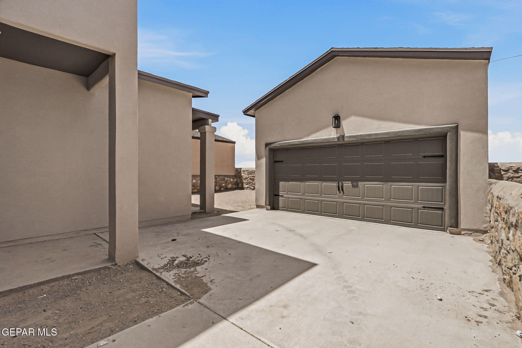 14313 Steve Joyce Parkway - Photo 4