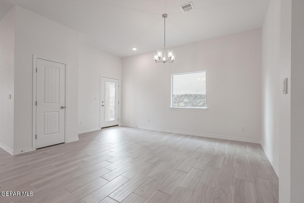 14313 Steve Joyce Parkway - Photo 5