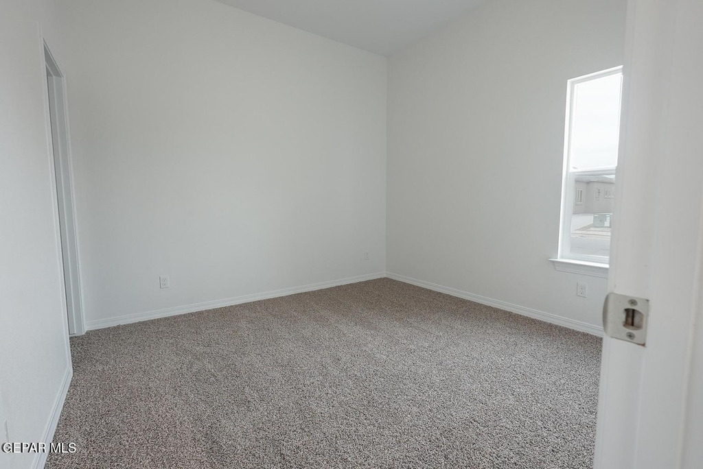 14313 Steve Joyce Parkway - Photo 3