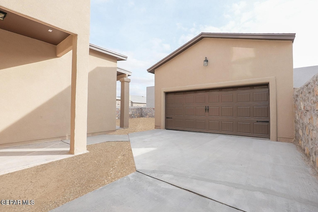 14313 Steve Joyce Parkway - Photo 23