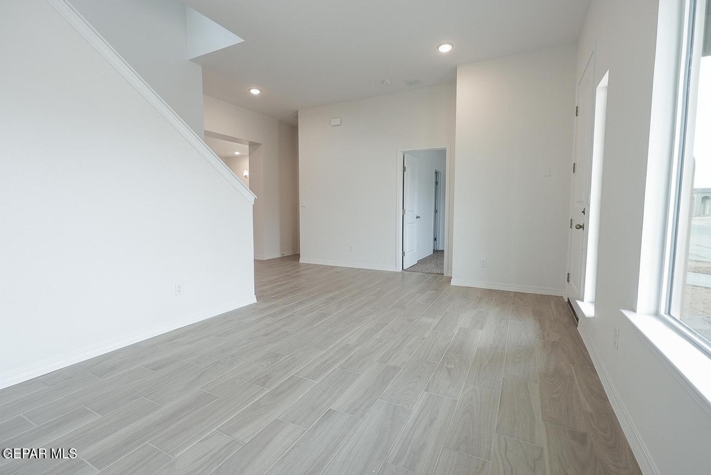 14313 Steve Joyce Parkway - Photo 2