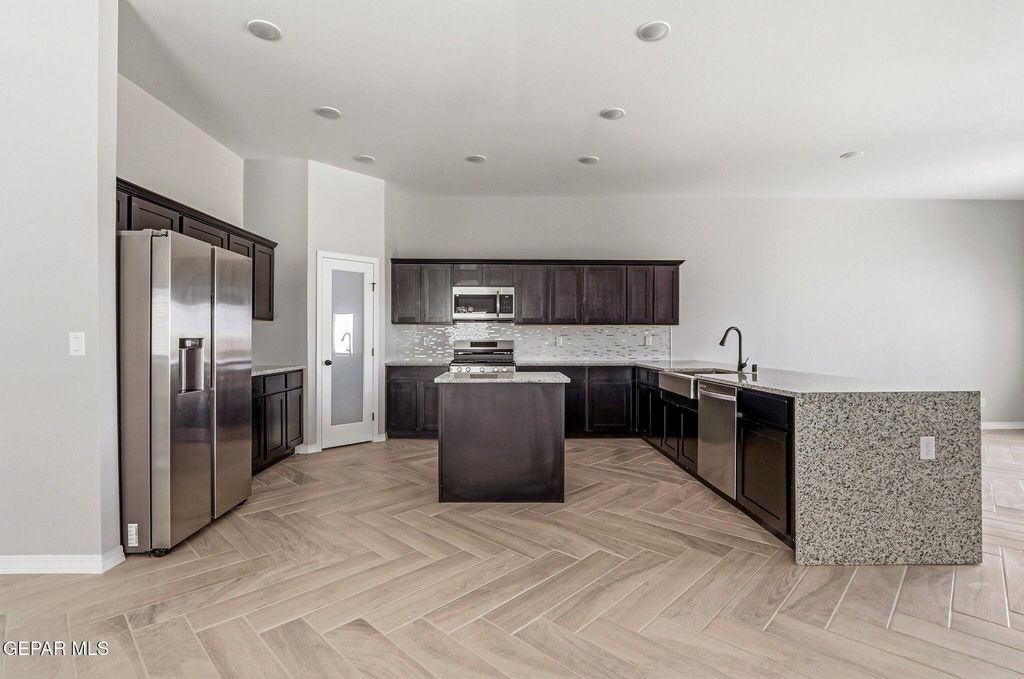 14313 Steve Joyce Parkway - Photo 18