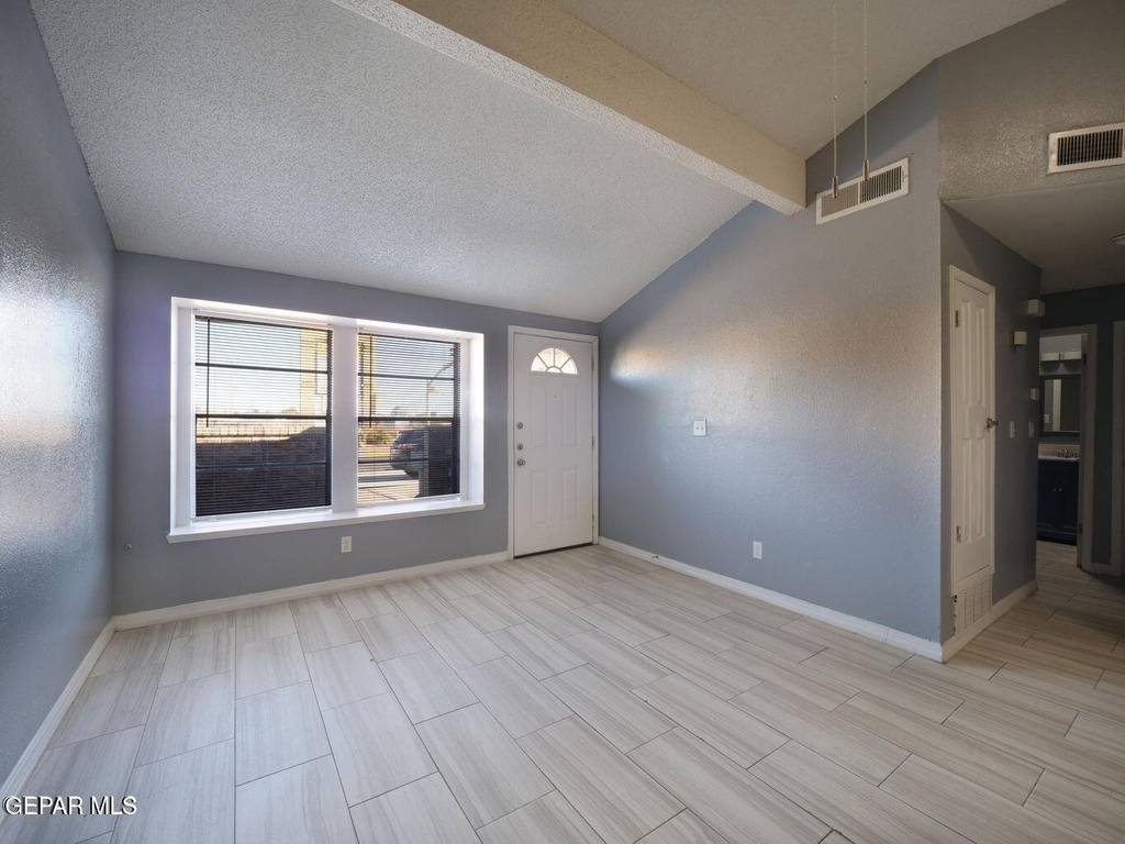 1901 Lake Omega Street - Photo 4
