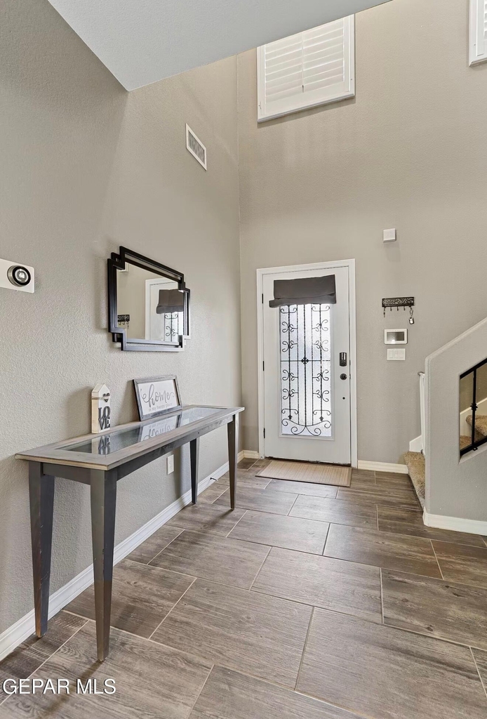 904 Cottage Place - Photo 2