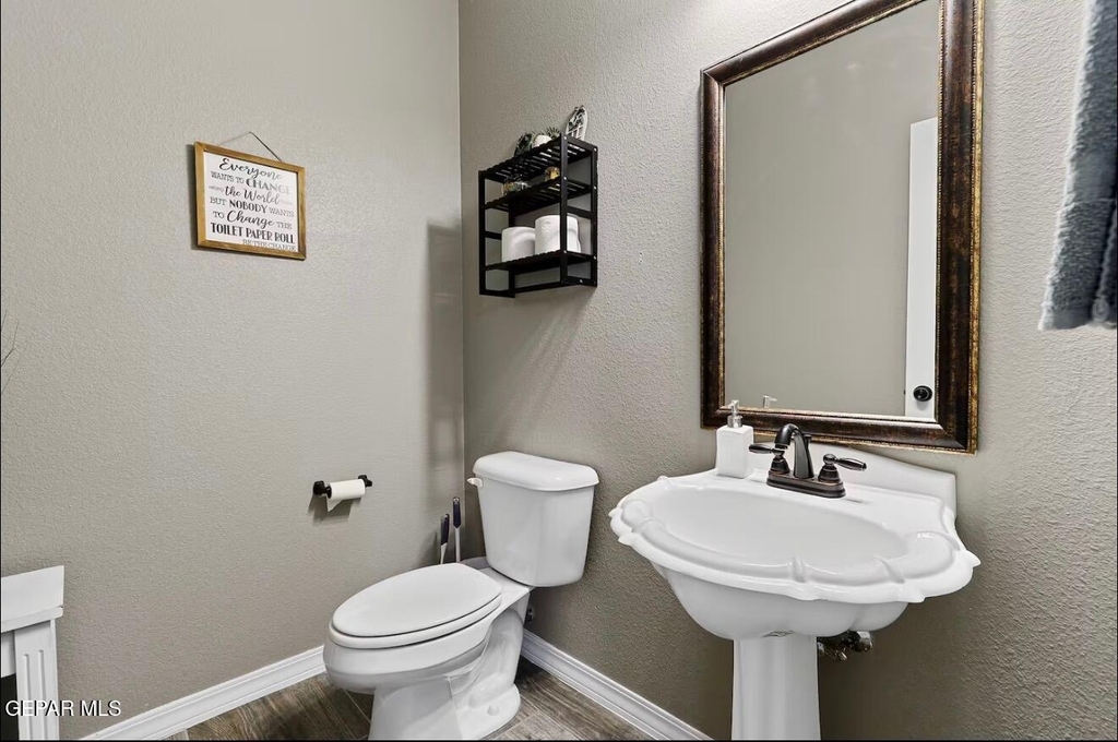 904 Cottage Place - Photo 39