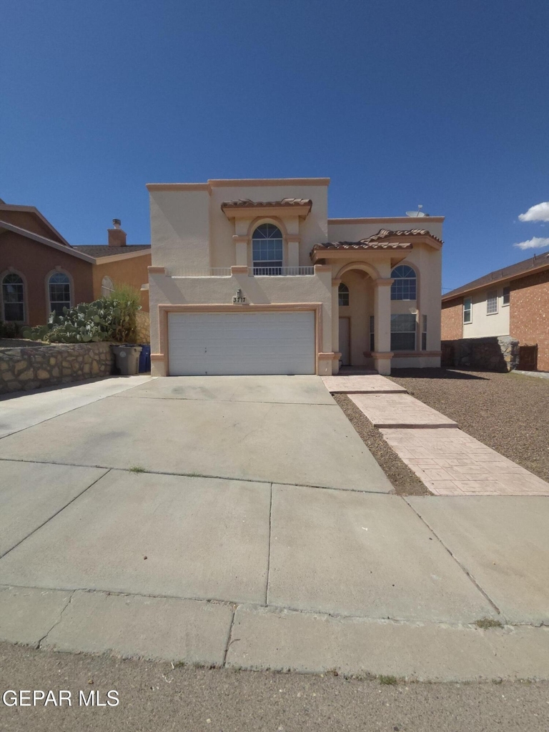 3717 Ne Hubble Drive - Photo 0