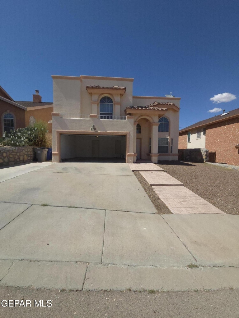 3717 Ne Hubble Drive - Photo 2