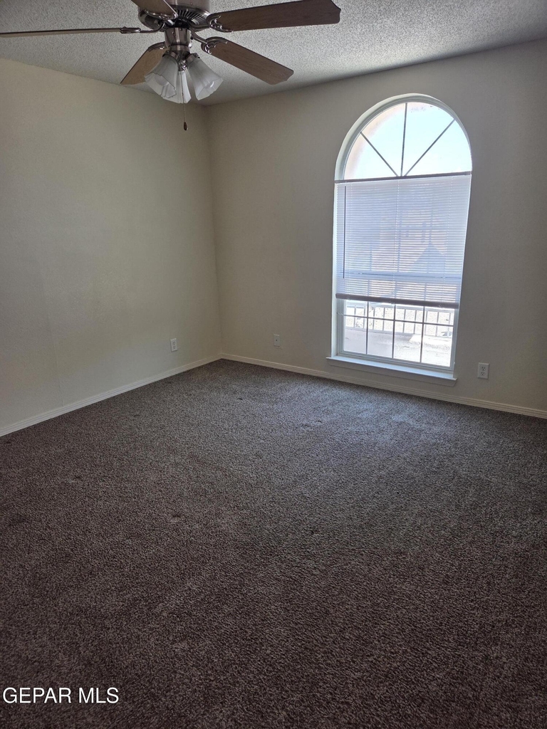 3717 Ne Hubble Drive - Photo 33