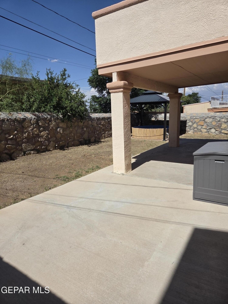 3717 Ne Hubble Drive - Photo 39