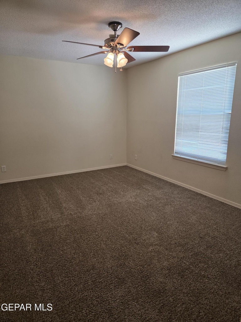 3717 Ne Hubble Drive - Photo 20