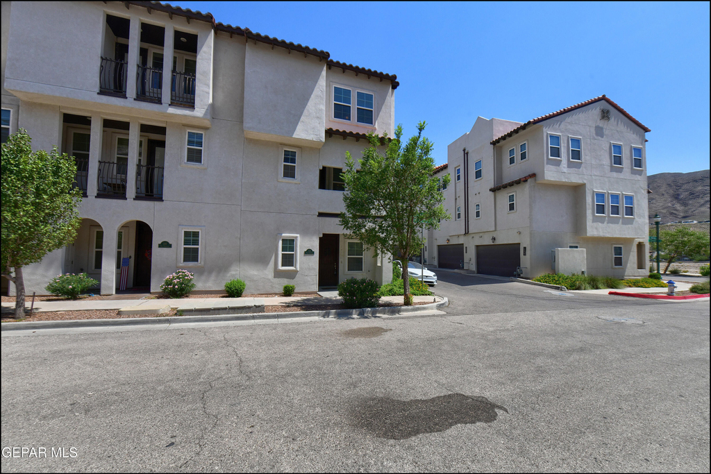 312 Vin Almoradi Court - Photo 3