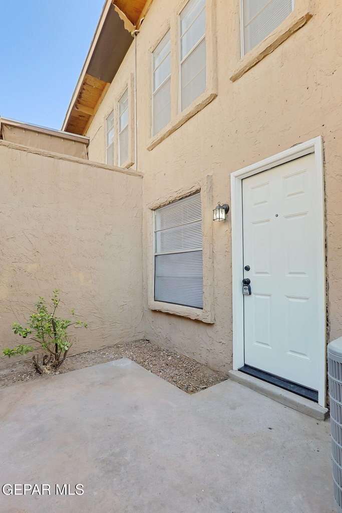 11100 Vista Lago Place - Photo 2
