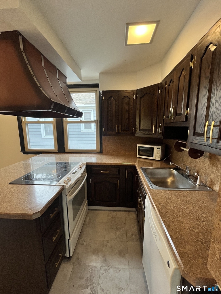 30 Coram Street - Photo 9