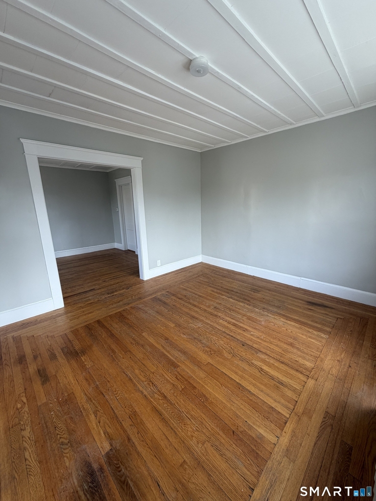 135 East Avenue - Photo 3