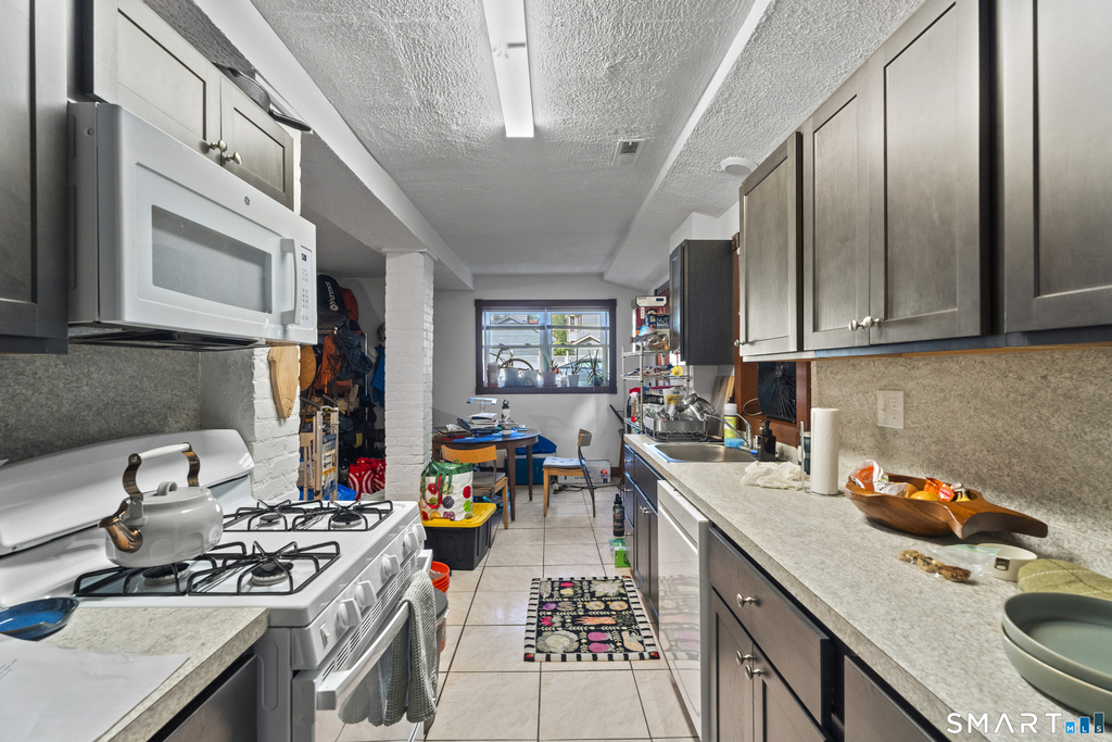 251 Lawrence Street - Photo 3