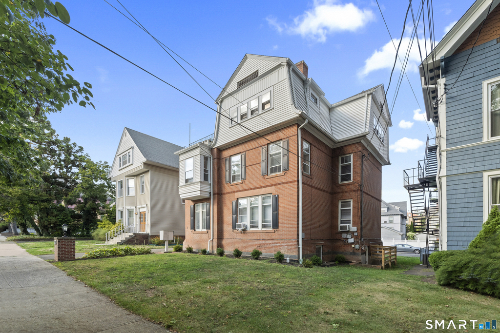 251 Lawrence Street - Photo 13