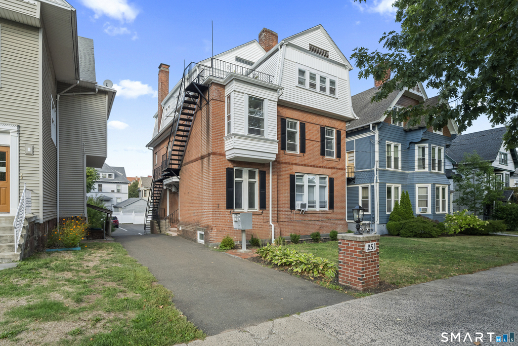 251 Lawrence Street - Photo 0