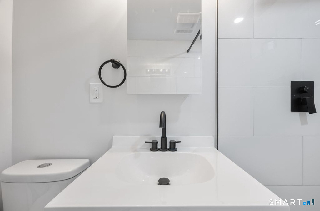 77 Alexander Avenue - Photo 8