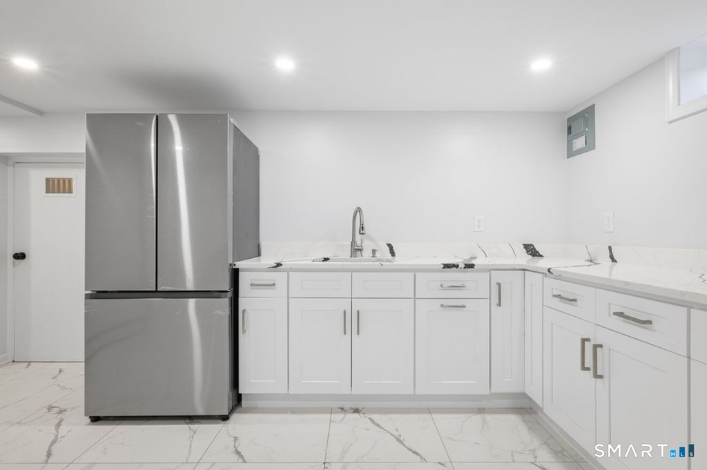 77 Alexander Avenue - Photo 1